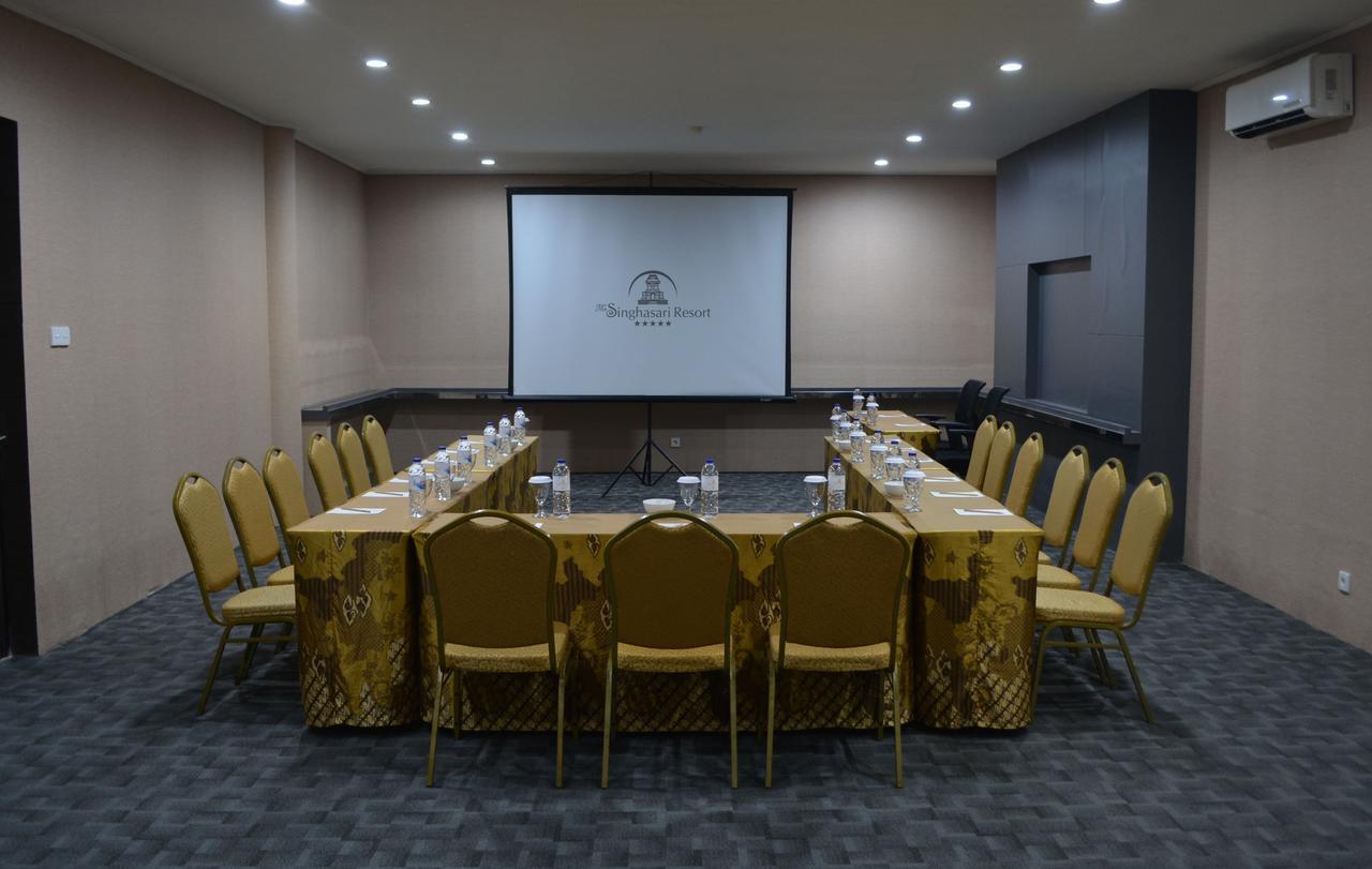 The Singhasari Resort Batu Бату Екстериор снимка